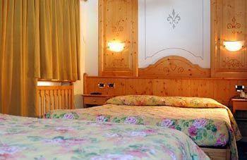 Astoria Hotel 3*