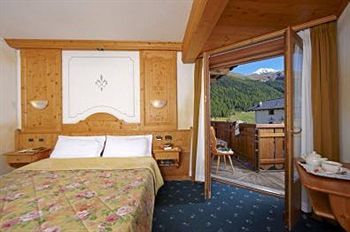 Astoria Hotel 3*